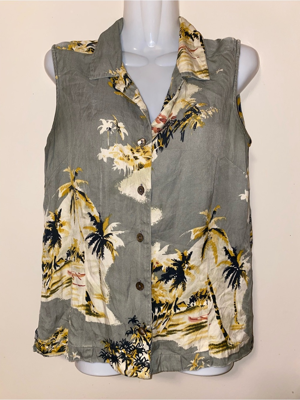 Tommy Bahama 100% Silk Sleeveless Tropical Print Button Up Top